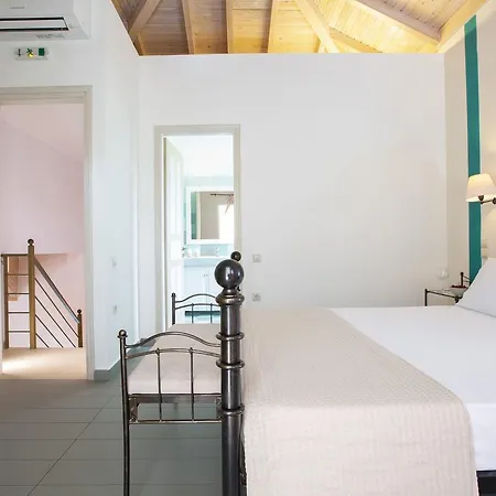 Niriides Villa *